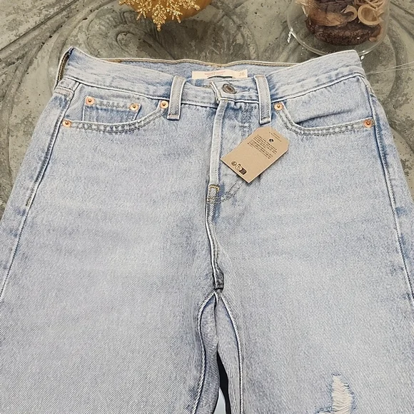 Levi's Women's Wedge Straight Light Blue Distressed Jeans New 26x28 - Picture 4 of 16